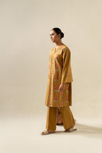 PARTY SUIT WORN BY NEELUM MUNIR
Unstitch Replica

FABRIC
Shirt: ORGANZA
Dupatta: NET
Trouser: MALAI