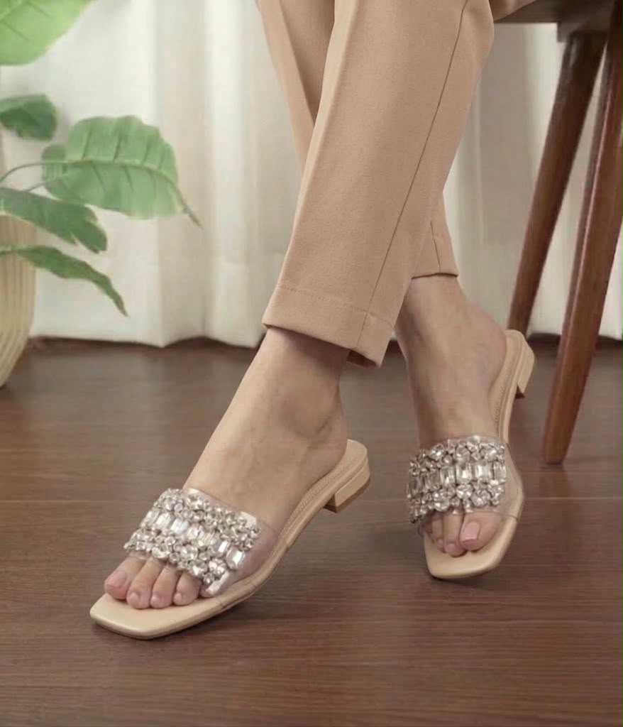 _*New Arrival*_

_*Zara Rhinestone Embellished Stone Flat Slipper*_

Size :- 36 To 41
Colour :- Black, Fawn, T-Pink
With Brand Box 📦