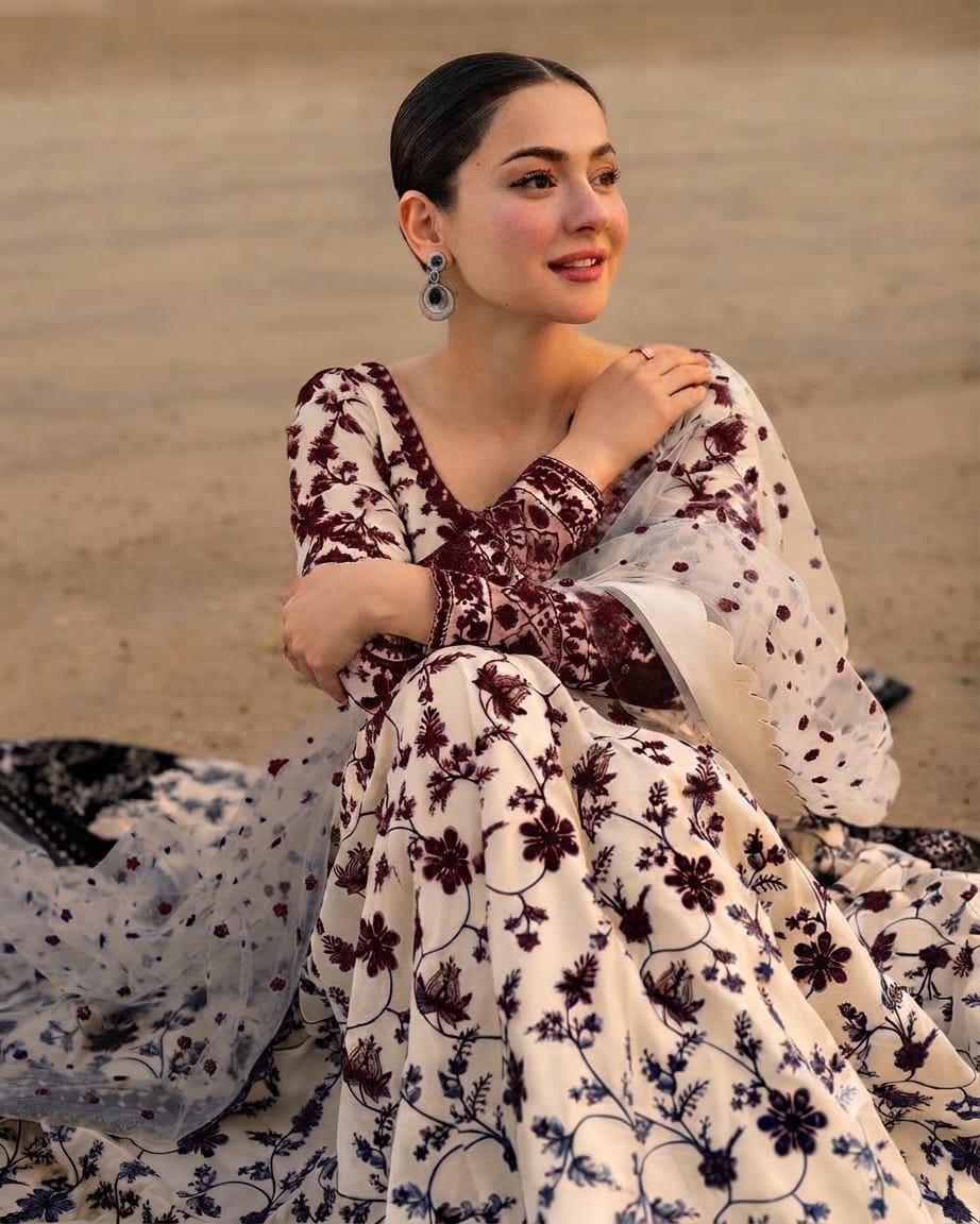 🌸 _LAWN COLLECTION_ 🌸
*Brand Name* FAIZA SAQLAIN (2026)
*Category* _LAWN 3PC_
