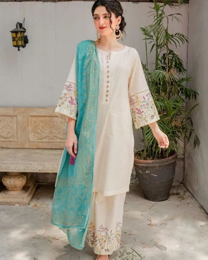 PARTY SUIT WORN BY NEELUM MUNIR
Unstitch Replica

FABRIC
Shirt: ORGANZA
Dupatta: NET
Trouser: MALAI