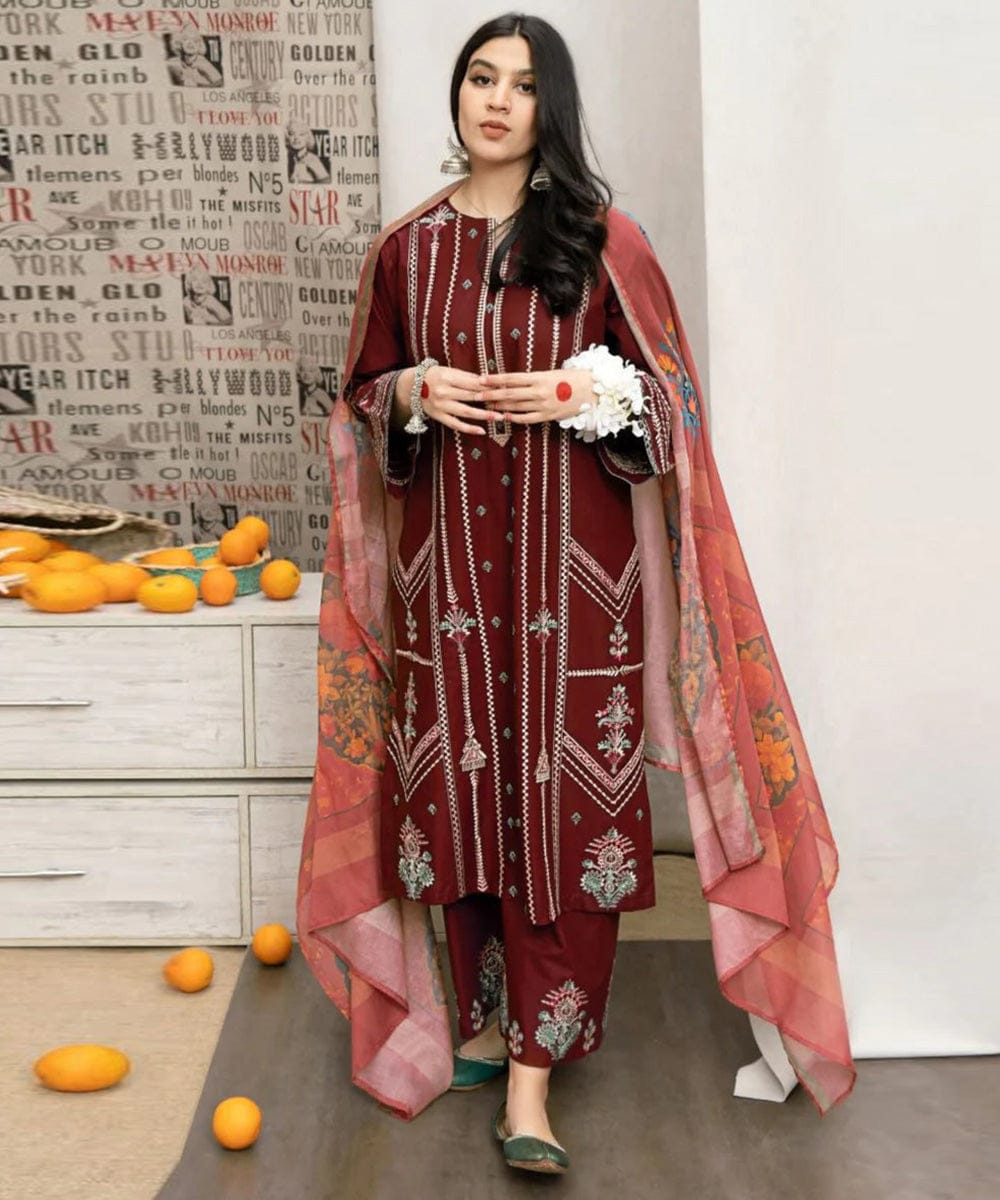 PARTY SUIT WORN BY NEELUM MUNIR
Unstitch Replica

FABRIC
Shirt: ORGANZA
Dupatta: NET
Trouser: MALAI