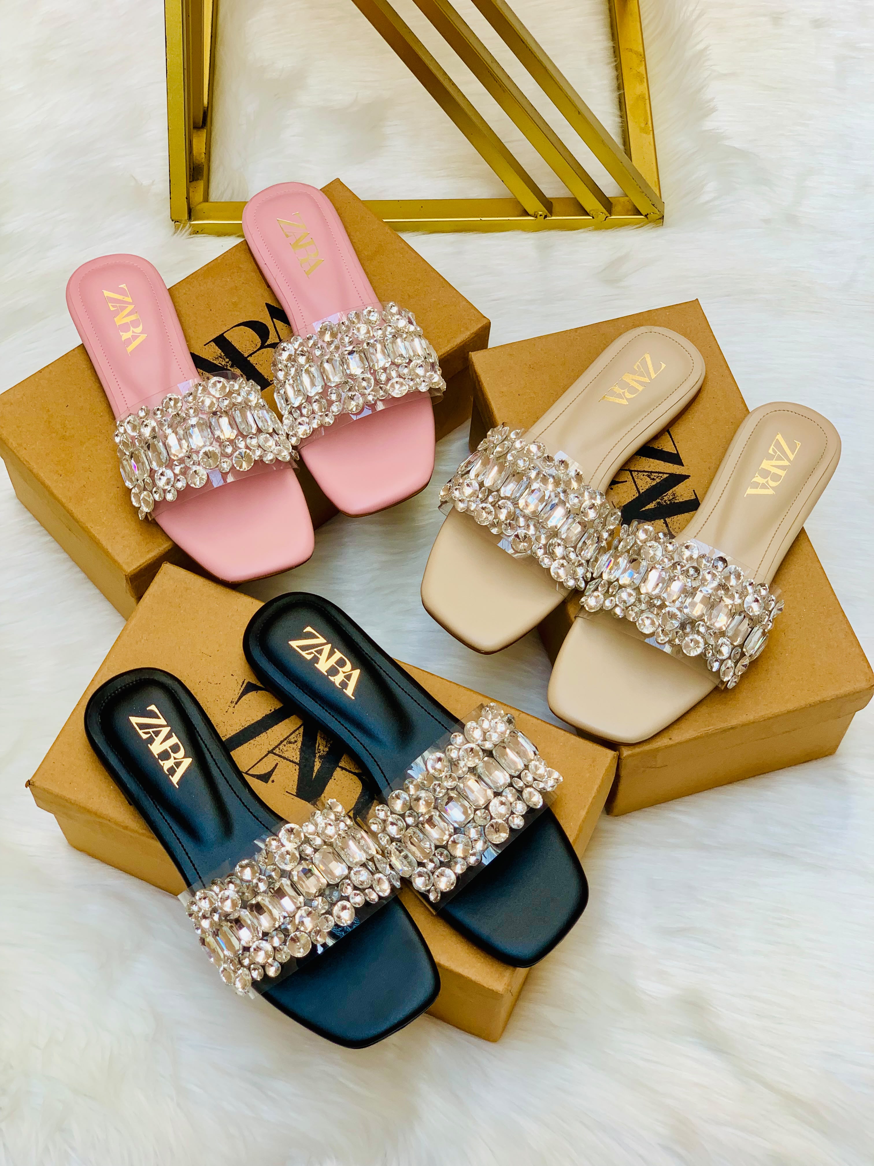 _*New Arrival*_

_*Zara Rhinestone Embellished Stone Flat Slipper*_

Size :- 36 To 41
Colour :- Black, Fawn, T-Pink
With Brand Box 📦